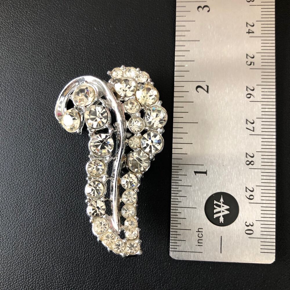 Vintage Rhinestone Leaf Brooch Pin - Picture 4 of 5